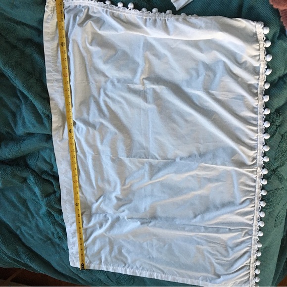 adorable white pom-pom curtains - Picture 5 of 7